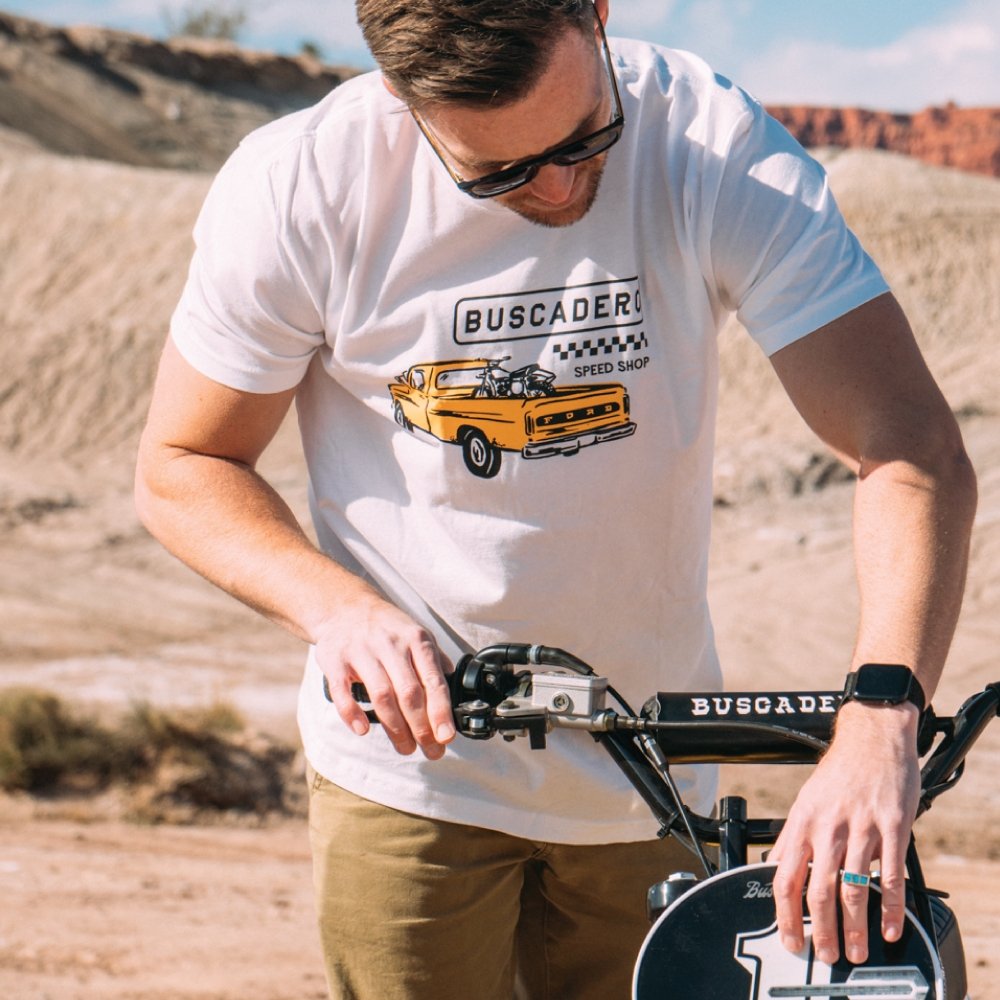 'Truckin' White Short Sleeve T shirt - Buscadero Motorcycles